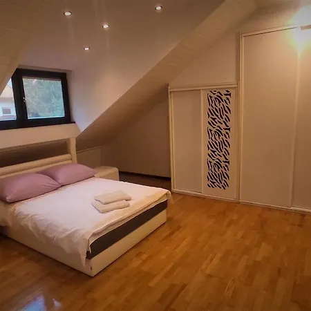 Dom Stegny Tatil Evi Varşova